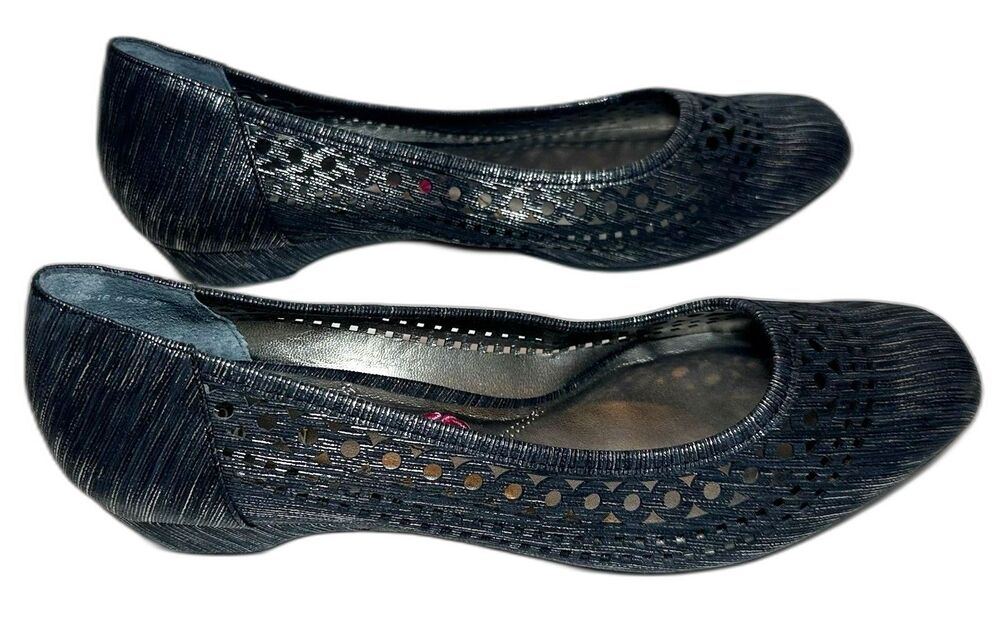 Ros Hommerson Tina Flats Womens 8.5 SS Narrow Black Laser Cut Comfort Shoes